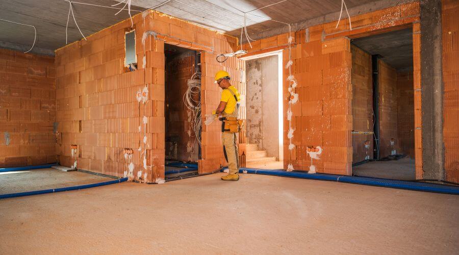 Professional Emergency Roof Repairs services in Iliamna, AK